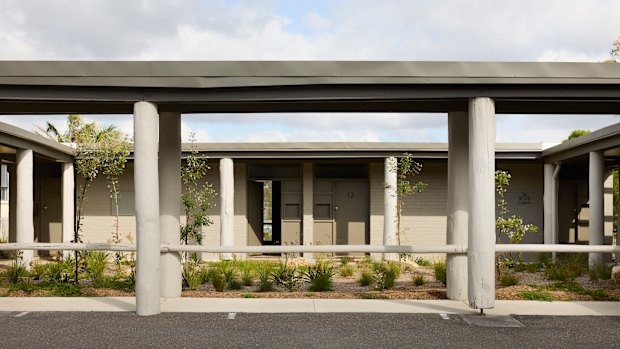 Robin Boyd created the Black Dolphin as a more Australian-style motel.