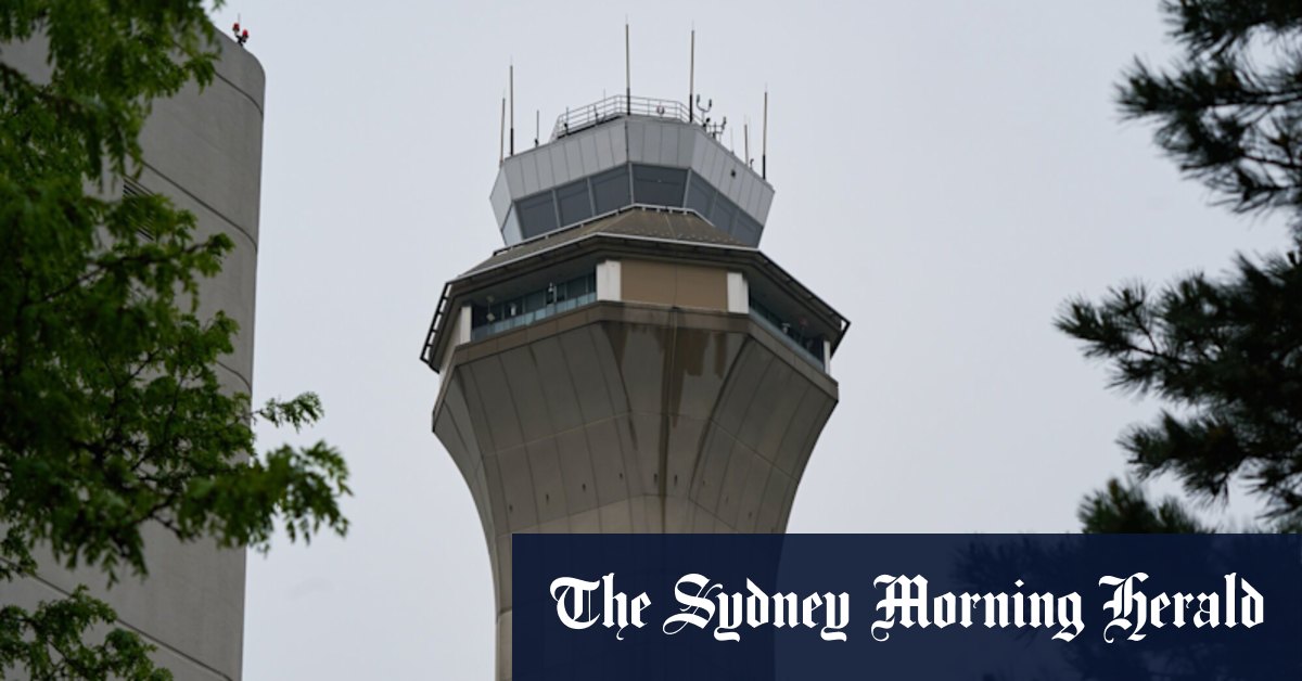 Flying blind: Inside the 90-second blackout that sparked chaos at a major ...