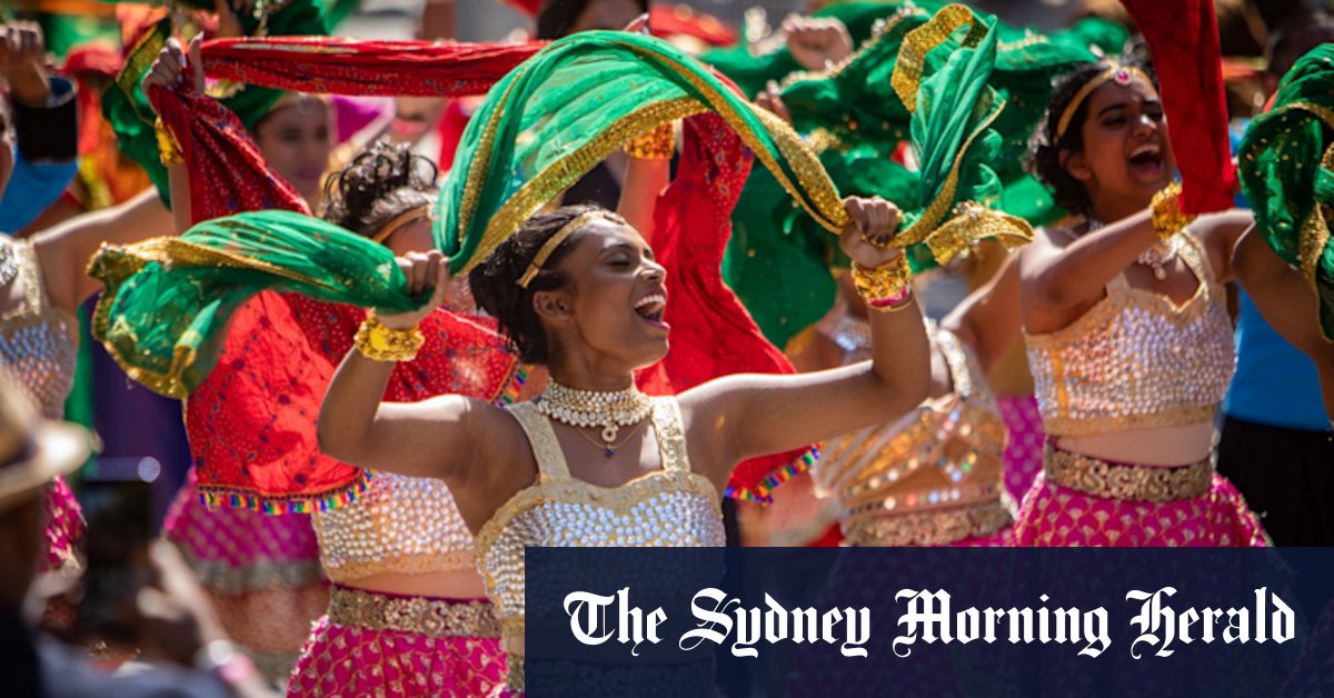 Moomba: Melbourne festival draws crowds and cheers despite 'daggy' reputation - Vimarsana News