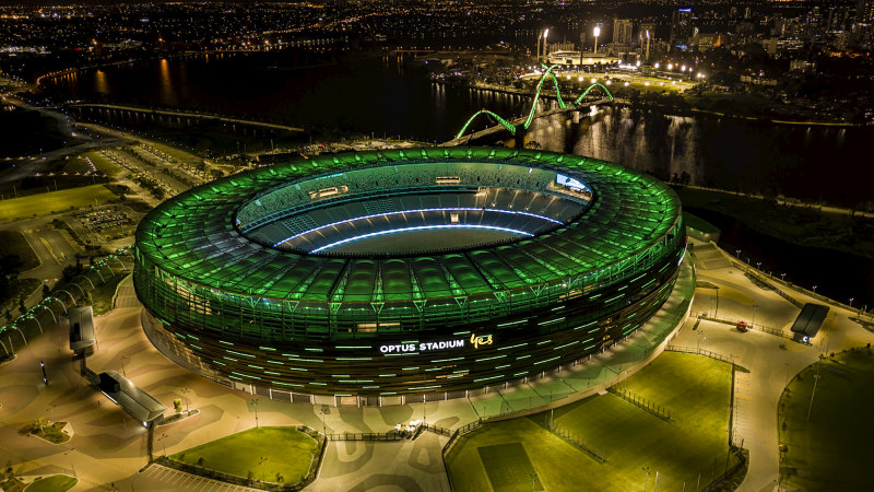 Get Wallpaper There S A Lot Of Touching And Hugging In Football Top Wa Medico For iPhone Free