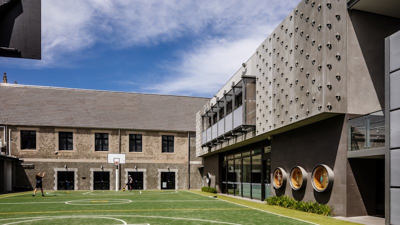 Starši ogorčeni zaradi povečanja velikosti razredov na elitni zasebni šoli v Melbournu