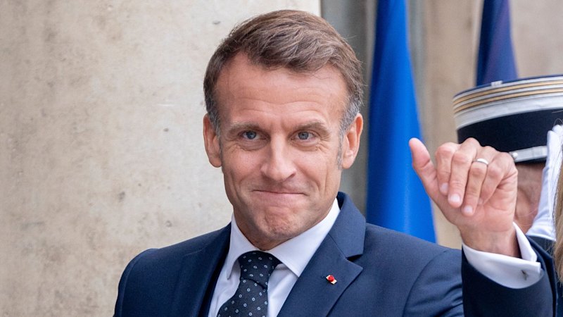 Macron appears set to name new PM within days to avert snap election