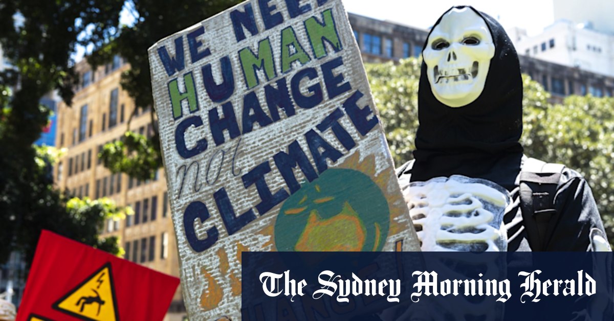 More than 1000 march for climate action in first post-lockdown protest - Vimarsana News