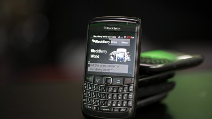 BlackBerry, smartphone pioneer, finally hangs up on its classic devices