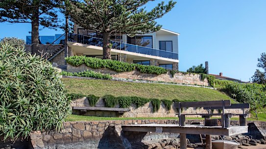 The Werri Beach house has smashed all previous records with a $7.55 million result.