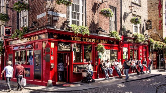 The Temple Bar, Dublin.
i