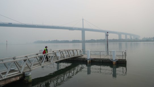 Melbourne city blanketed by smoke. Spotswood. 14th January 2020. Photo by Jason South