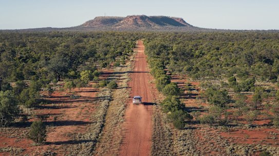 xx6outback Six Best Outback Drives ÃÂ ; text byÃÂ BrianÃÂ Johnston ;
cr: Destination NSW (handout image supplied via journalist, noÃÂ syndication)ÃÂ KW - Vehicle approaching Mount Oxley near the town of Bourke in Outback NSW.