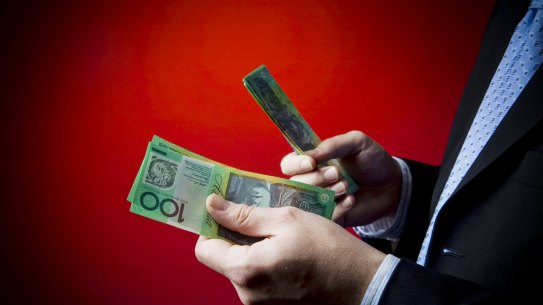 The Governance Institute report said average fixed pay for ASX 200 chief executive rose 15 per cent to $1.14 million in 2022-23.