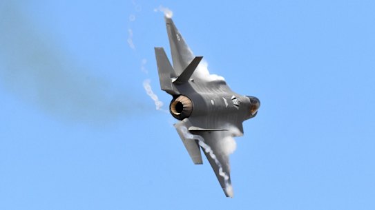 Defence doesn't know cost of maintaining new F-35 fighter jets