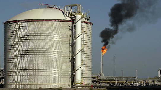 Oil burns beside a storage tank at the  Jose refinery in eastern Puerto la Cruz about 300km east of Caracas, Venezuela.