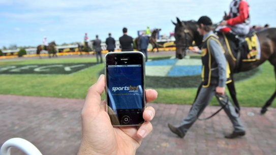 'Free' bets dispute threatens racing funding ahead of Cup season