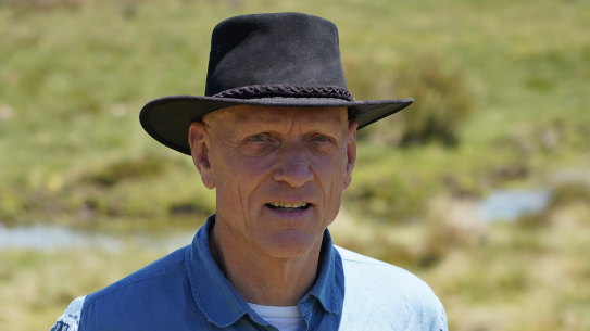 Peter Garrett visits Kosciuszko National Park with the Invasive Species Council to see damage from feral horses. 
