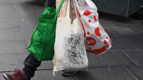 Coles plays dirty but smart in plastic bag war