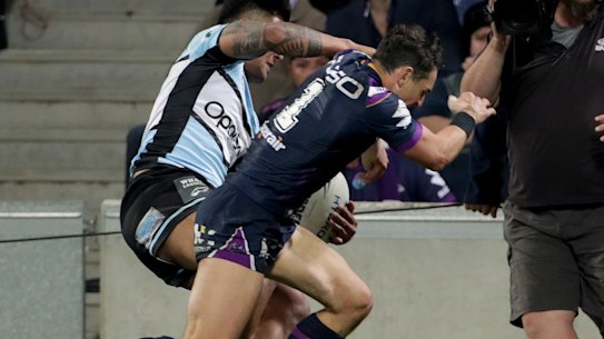 It's 2008 all over again as Slater shoulders burden of history