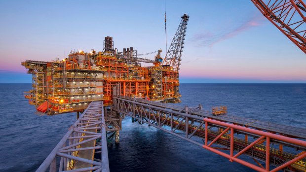 Labor accused of propping up gas projects with carbon pollution permits