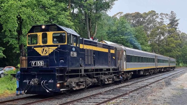This heritage sleeper train will take you from Melbourne to wine time