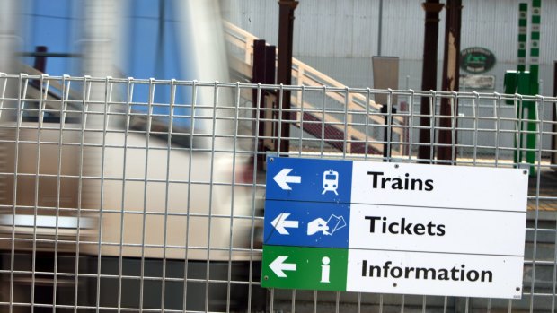 Perth train fares to be capped at $4.90 under a re-elected Mark McGowan