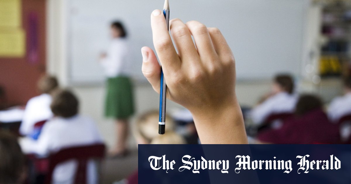 WA educators defend controversial one-year teaching degree after Victoria ban