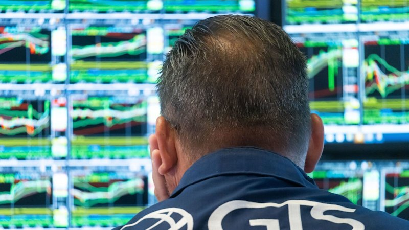 Banks push ASX to record high after earnings optimism buoys Wall Street