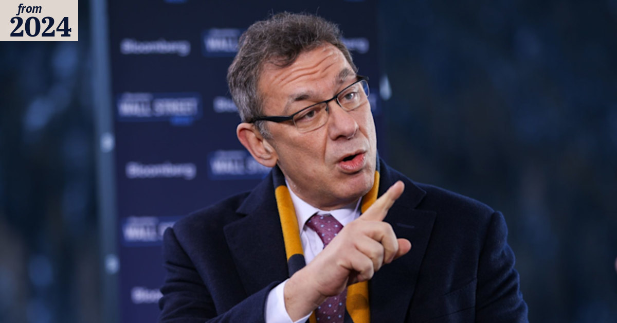 After Pfizer’s coronavirus boom, CEO in crosshairs over sales slump