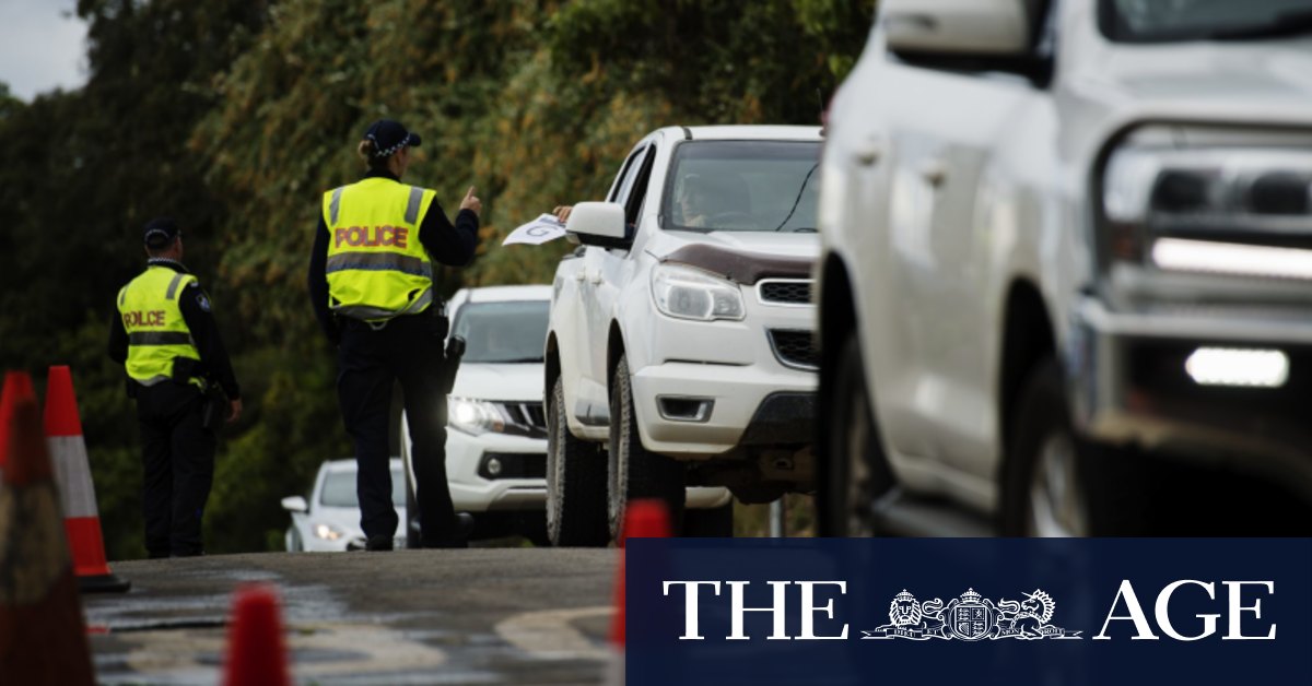 Queensland border remains open despite NSW, Victoria outbreaks