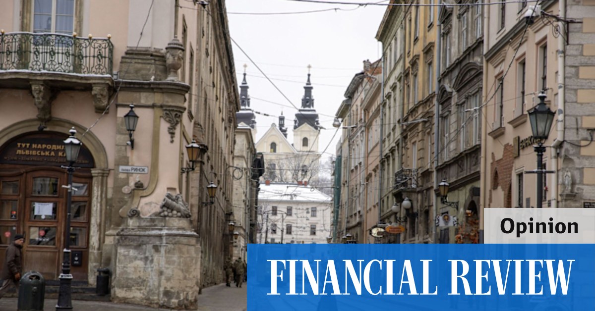 Lviv locals brace for attack with stoicism and guns - Vimarsana News
