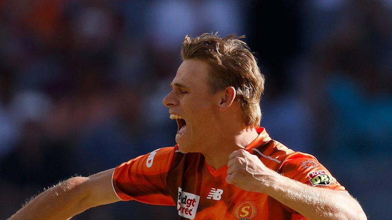Scorchers lock up top spot as Stars stumble