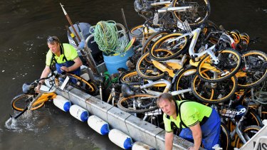 E-scooter spruikers demand law change to allow footpath freewheeling