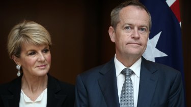 Former foreign affairs minister Julie Bishop with Opposition Leader Bill Shorten ... he gave her a fitting farewell. 