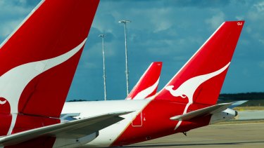 qantas domestic carry on