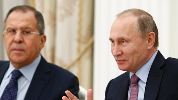 O ministro das Relações Exteriores da Rússia, Sergey Lavrov, e o presidente russo, Vladimir Putin