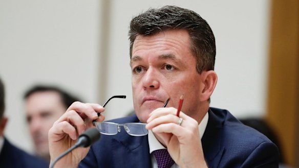 Australian Federal Police Commissioner Andrew Colvin has announced he is quitting the force.