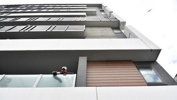 At least 1400 buildings in Victoria have high-risk cladding on them.