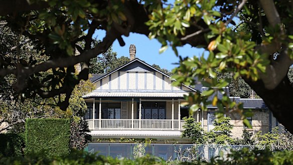 Mike Cannon-Brookes bought Point Piper estate Fairwater for about $100m. 