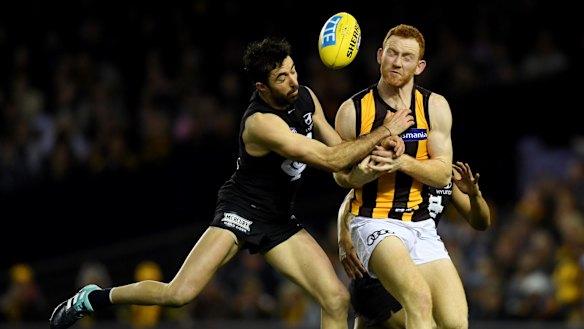 Carlton and Hawthorn are competing for top position on the pokies income ladder.