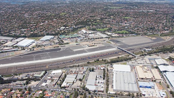 CBRE received a signed lease on 7675sqm of space with Marinucci Packaging at the Enfield Intermodal Logistics Centre. 