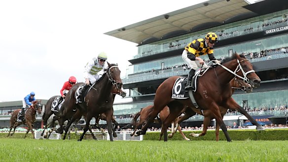 James McDonald ganhou o TJ Smith Stakes para Joliestar.
