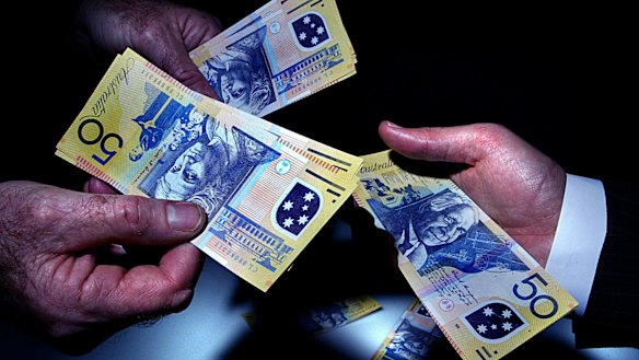 Mortgage brokers say consumers would be worse off if their commissions are scrapped.