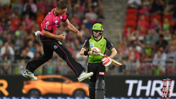 Dan Sams took the best debut figures in BBL history last summer against the Thunder and now he's playing for them.  