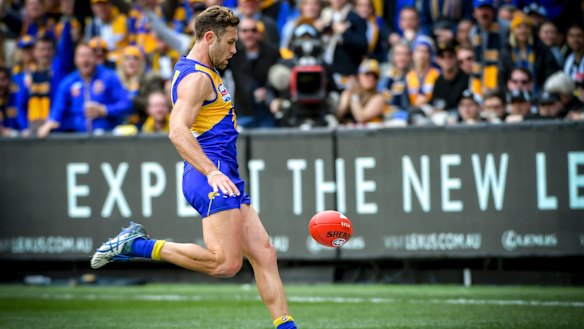 Mark Hutchings capitalises on a Mark LeCras assist.