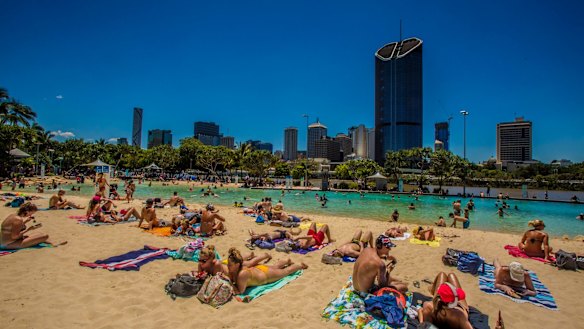 Meteorologist Felim Hanniffy says "very hot" conditions will be experienced from Saturday to Tuesday.