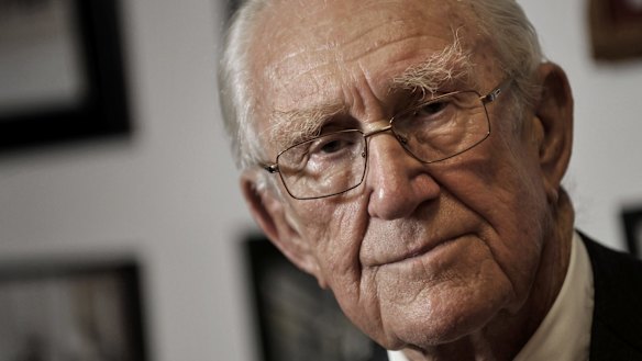 Former Liberal PM Malcolm Fraser convinced Jacqui Lambie of the need to remove children from detention on Nauru.