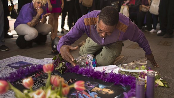 Friends grew alarmed as Prince's health failed according to investigators