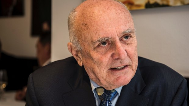 Professor Allan Fels tells a parliamentary inquiry to split audit firms. 