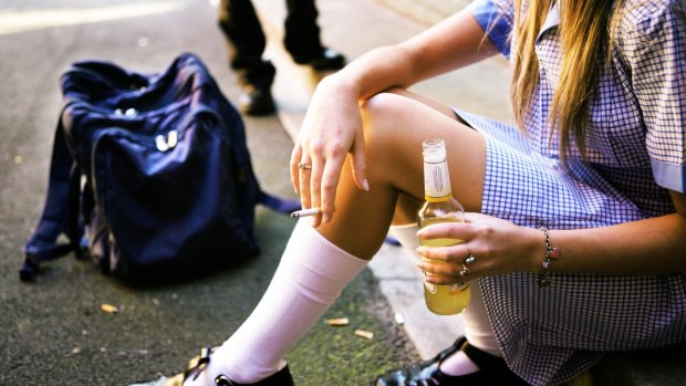 Alcohol advertising encourages teens to participate in "risky drinking" behaviours, according to a new study. 