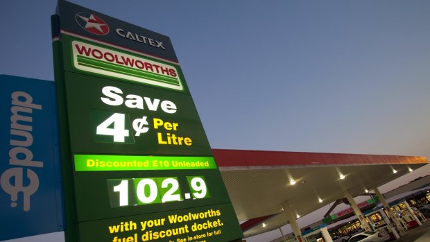 Woolworths and Caltex have struck a new 15-year fuel supply agreement.