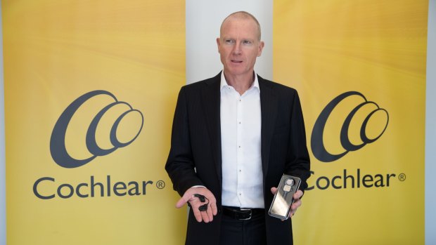 Cochlear chief executive Dig Howitt has pushed ahead with an $850 million capital raising.