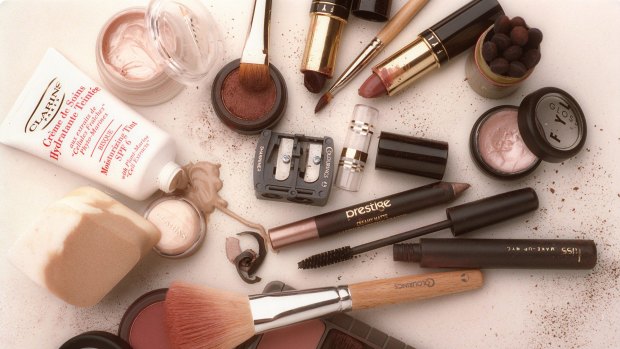 Applying a little makeup can have a positive affect on your earning power.
