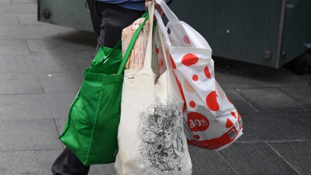 Shoppers love free bags
